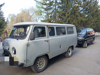ВСË ДЛЯ ФРОНТА! ВСË ДЛЯ ПОБЕДЫ! Ещё два автомобиля для нужд СВО направил Красночикойский район в зону спецоперации на Украине